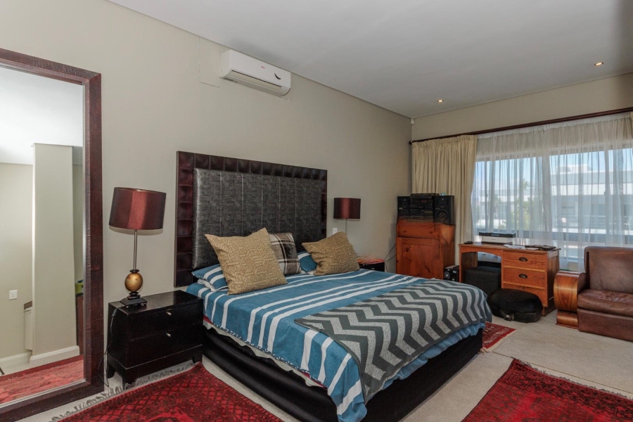 8 Bedroom Property for Sale in Sunset Beach Western Cape